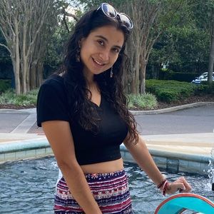 Meet your Posher, Javiera